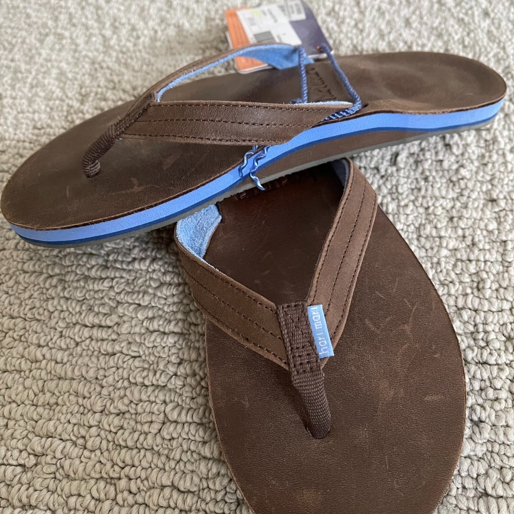 HARI MARI Women's flip flop size 6